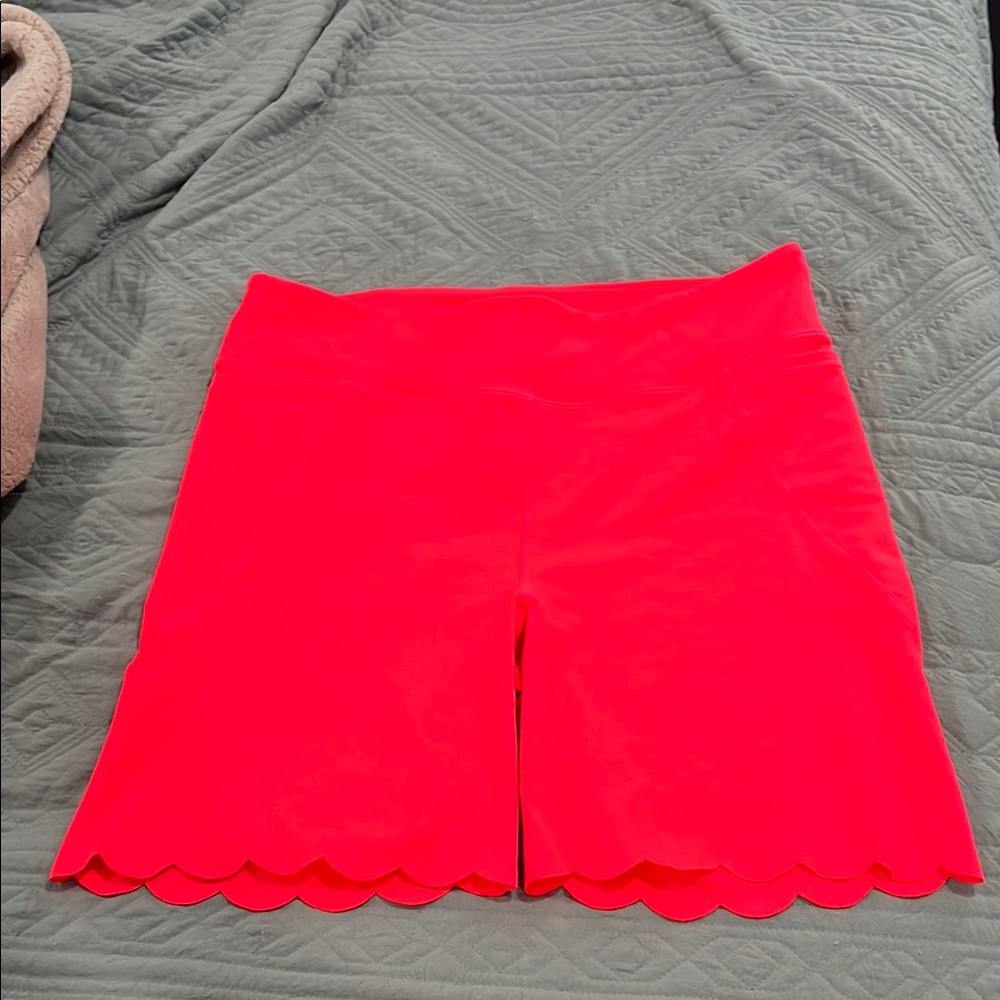 Women’s Scallop Hem Active Shorts - Bright Pink